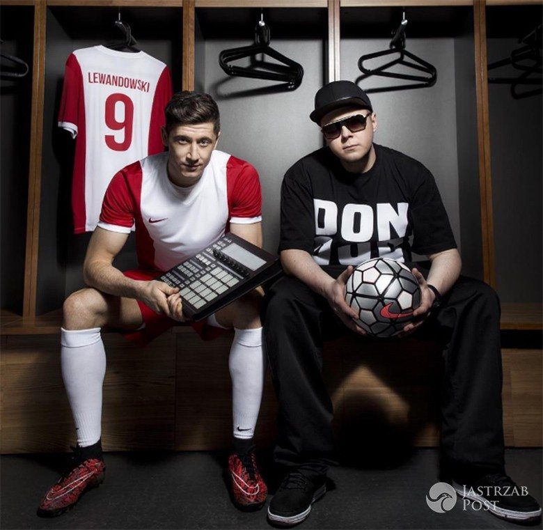Robert Lewandowski pozuje z Donatanem