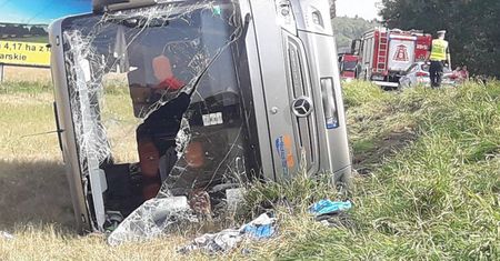 Wypadek pod Olsztynem. DK53 zablokowana, kilkanaście rannych w szpitalu