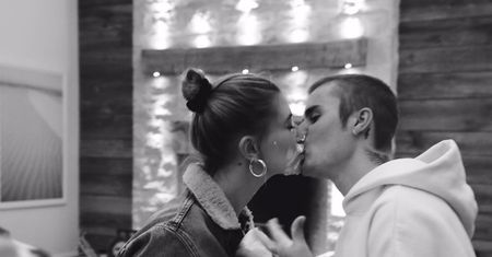 Justin Bieber w końcu pochwalił się obrączką