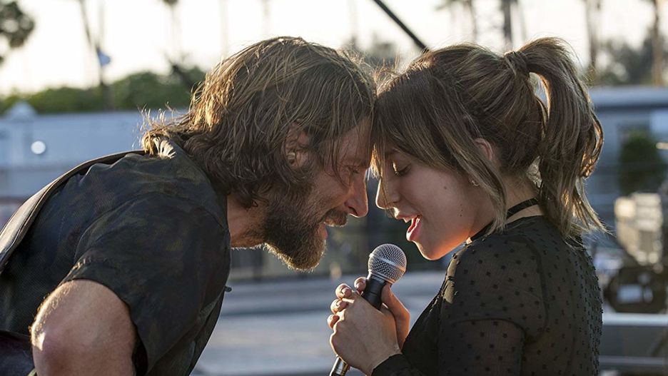 Bradley Cooper i Lady Gaga w filmie "Narodziny gwiazdy"