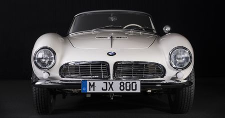 Historyczne BMW 507 Elvisa Presleya odrestaurowane