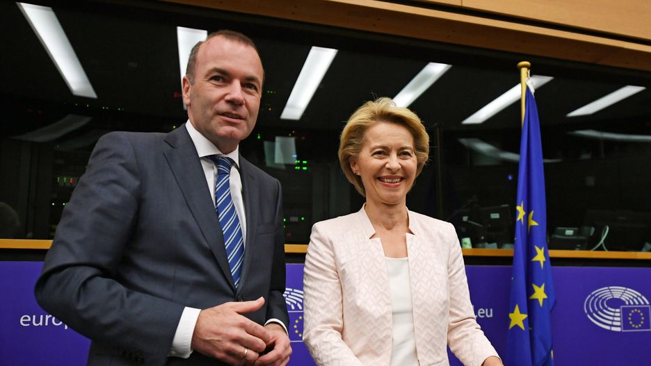 Przyszła szefowa Komisji Europejskiej Ursula von der Leyen i szef frakcji chadeków w Europarlamencie Manfred Weber
