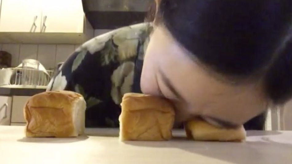 #aleocochodzi Internauci zwariowali na punkcie nagrań z... chlebem