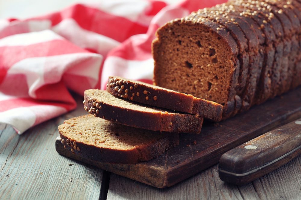 Chleb pełnoziarnisty - jak wybrać? Odmiany pieczywa pełnoziarnistego