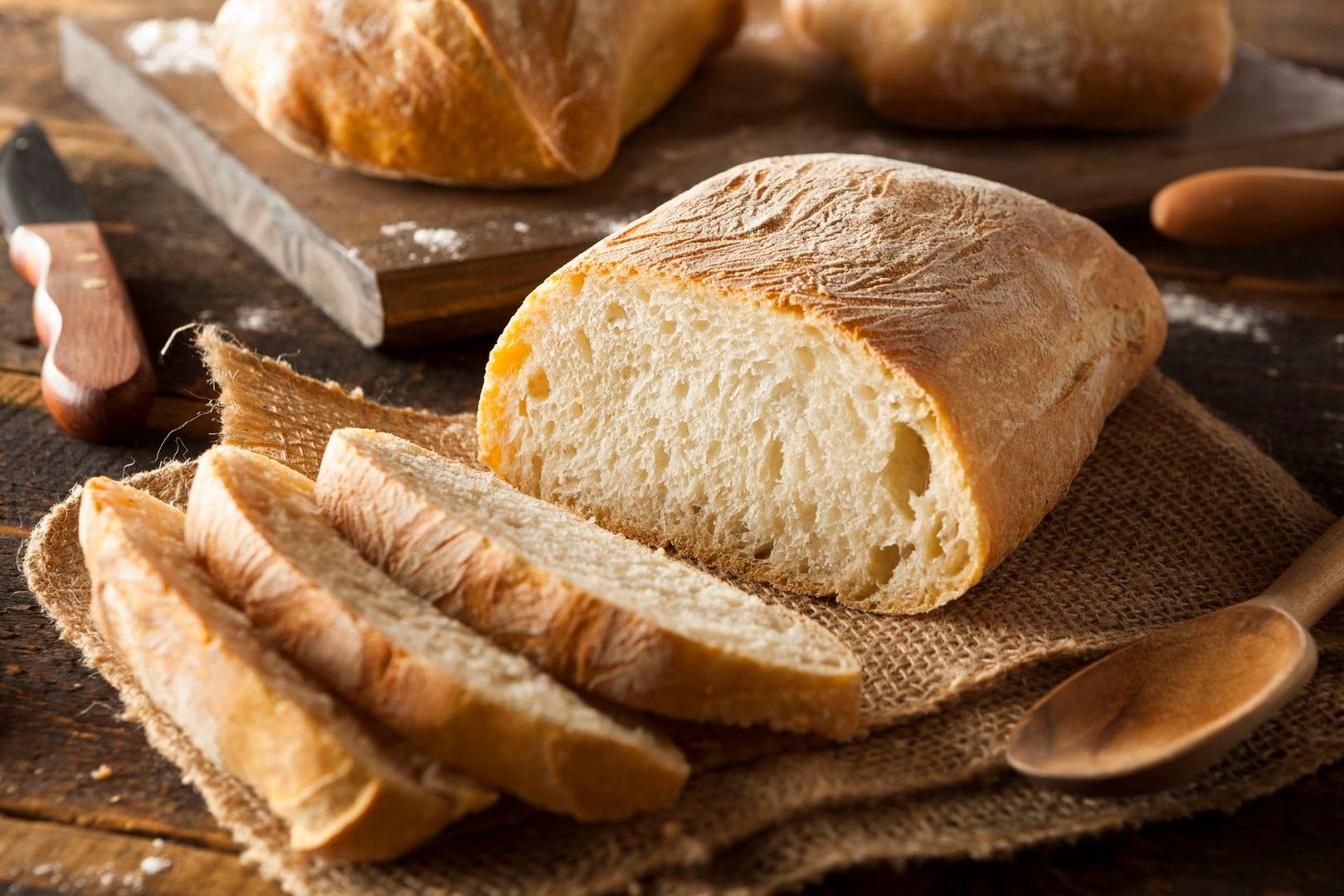 Jeśli nie masz celiakii lub wrażliwości na gluten, nie musisz odmawiać sobie jedzenia zawierających go produktów. 