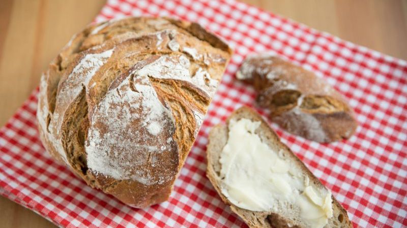Sklepy lubią podkreślać, że sprzedają naturalne produkty, najlepiej - wytwarzane według tradycyjnych przepisów