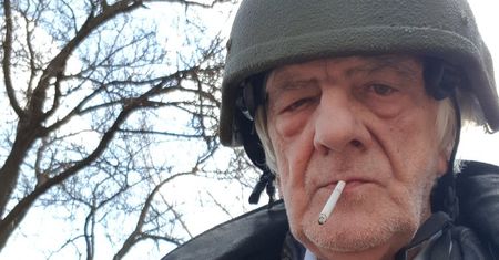 Terlecki z papierosem w ustach i w kamizelce kuloodpornej. "Ukraińcy kazali ubrać"