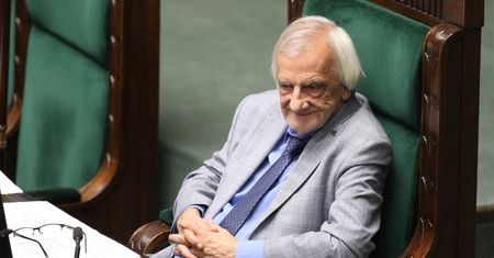 Służba zdrowia. Nie ma komu leczyć, a Terlecki przekonuje, że jest wspaniale