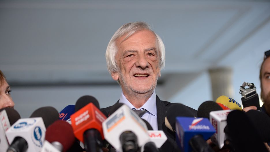 Szef klubu PiS Ryszard Terlecki odmawia odpowiedzi na pytanie o treść poprawek PiS do prezydenckich projektów ustaw