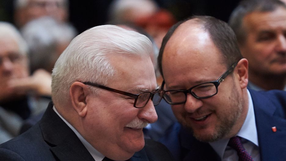 Lech Wałęsa nazywa Pawła Adamowicza swoim przyjacielem. I wzywa do działań.