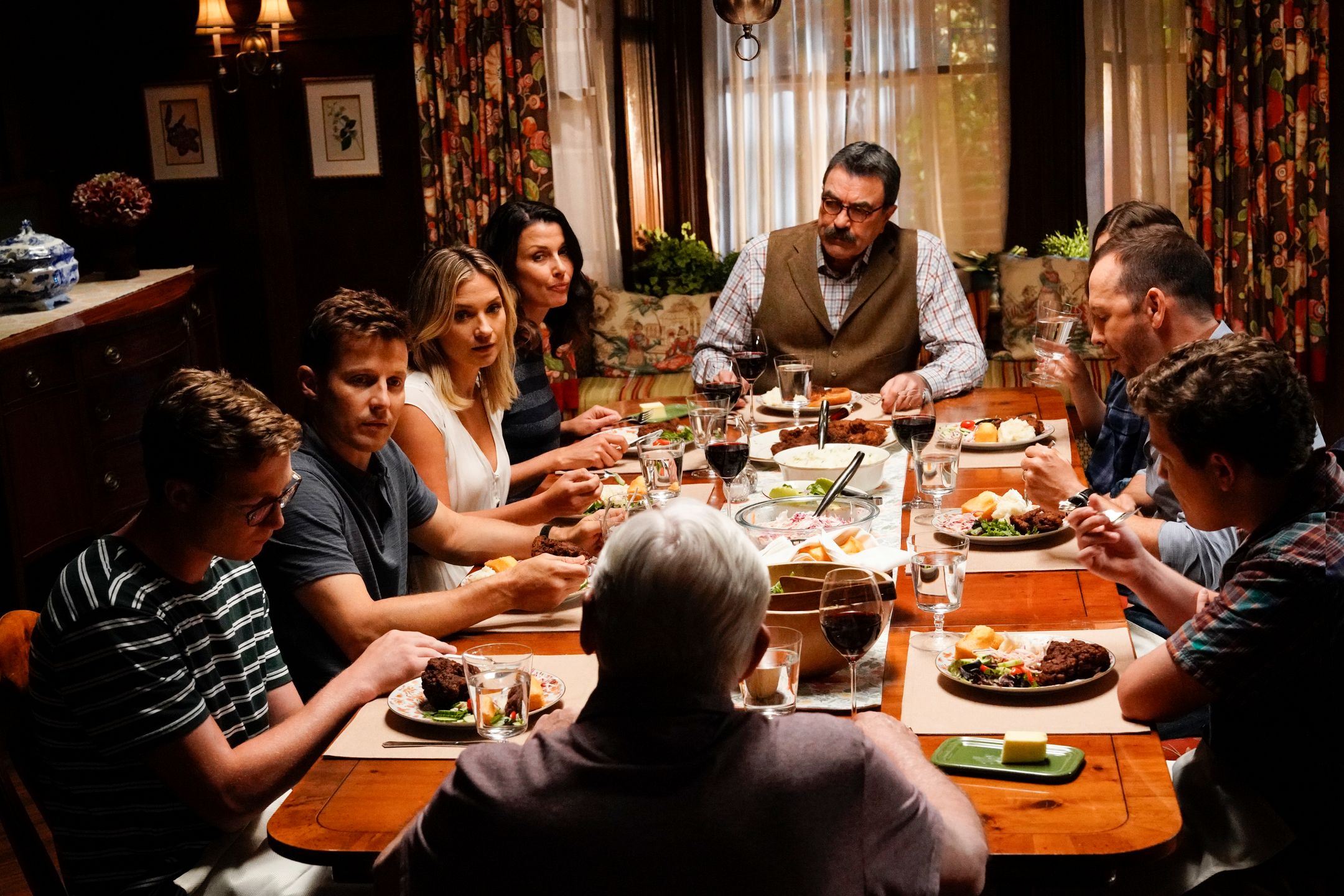 EP:901ÃÂPlaying With FireÃÂ Tom Selleck, Donnie Wahlberg, Bridgett Moynahan, Will Estes, Len Cariou, Marisa Ramirez, Vanessa Ray, Lou Diamond Phillips all directed by David Barrett Photo: John Paul Filo/CBS  ÃÂ©2018CBS Broadcasting Inc. All Rights Reserved. 