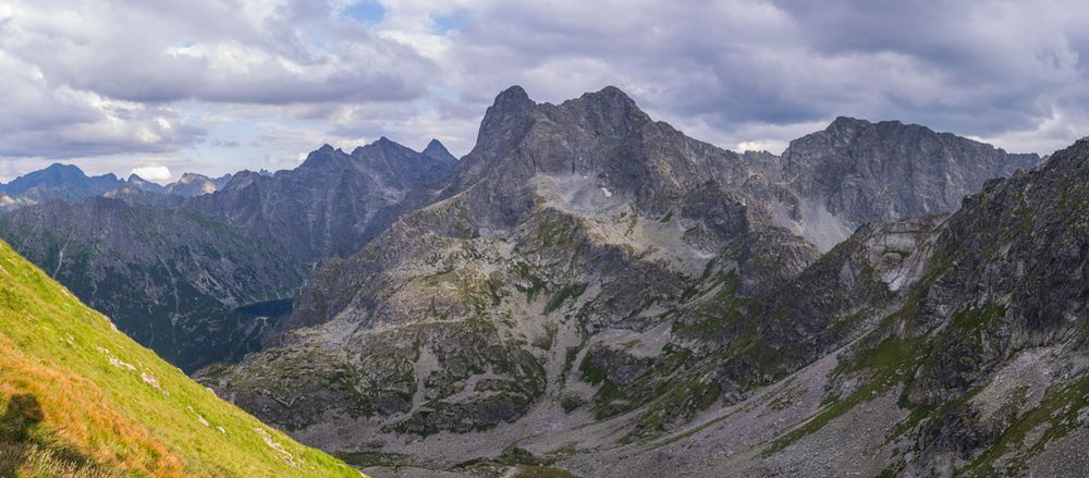 Widok ze Szpiglasowej Przełęczy zapiera dech w piersiach 