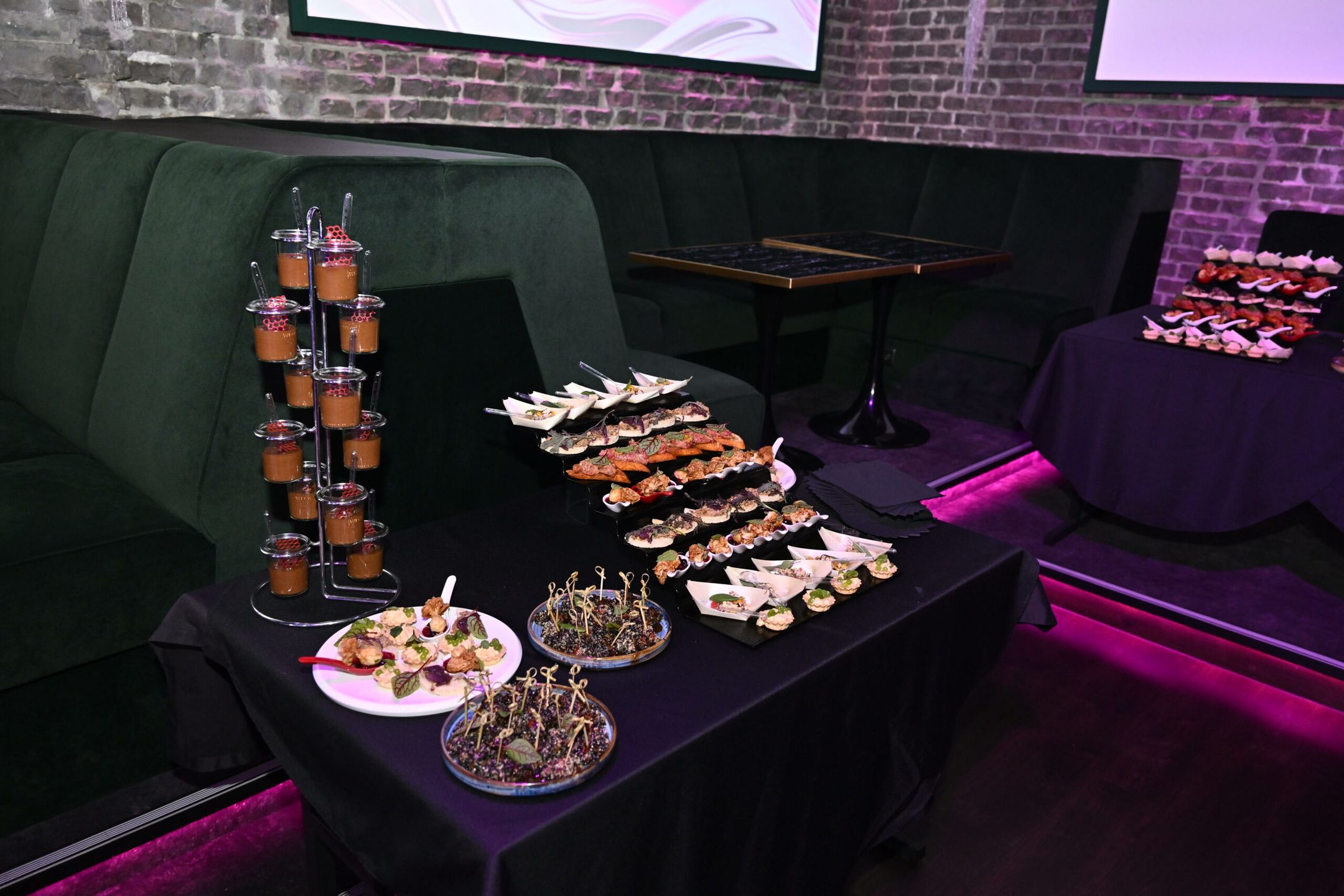 Pudelek Pink Party - Po gali Goście bawili się w strefie GLO New Heating Technology oraz w strefie Velo (fot. KAPiF)