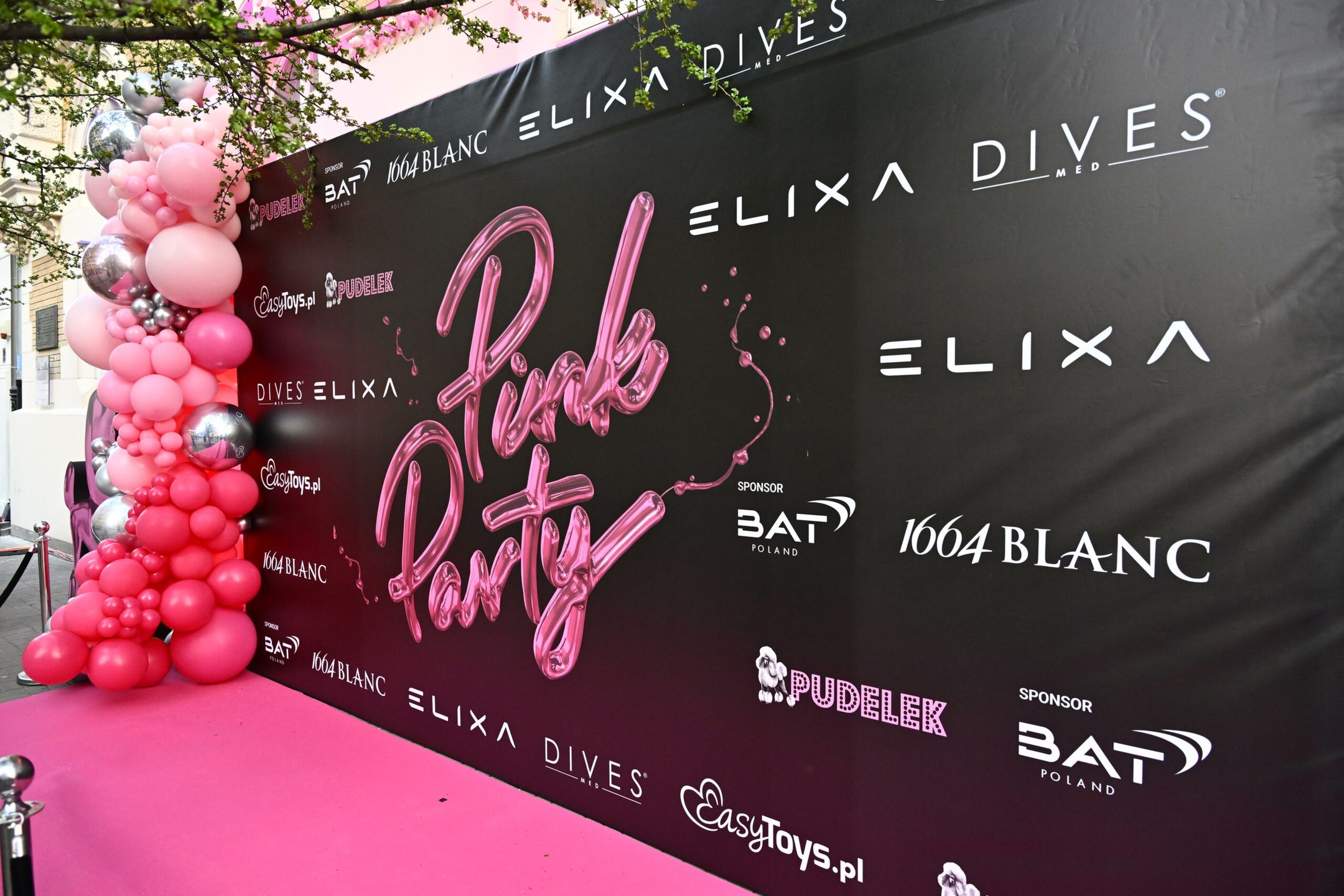 Pudelek Pink Party - Po gali Goście bawili się w strefie GLO New Heating Technology oraz w strefie Velo (fot. KAPiF)