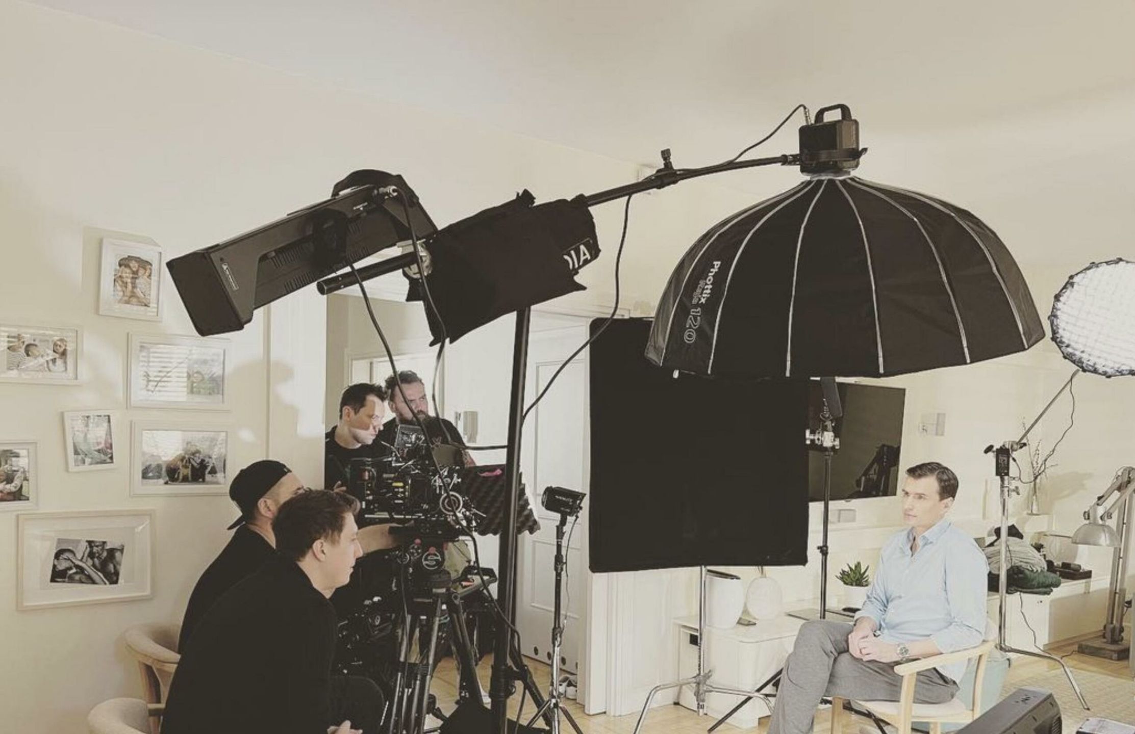 Jarosław Bieniuk na planie filmu o Ani Przybylskiej | fot. Instagram.com/jaretpalmer