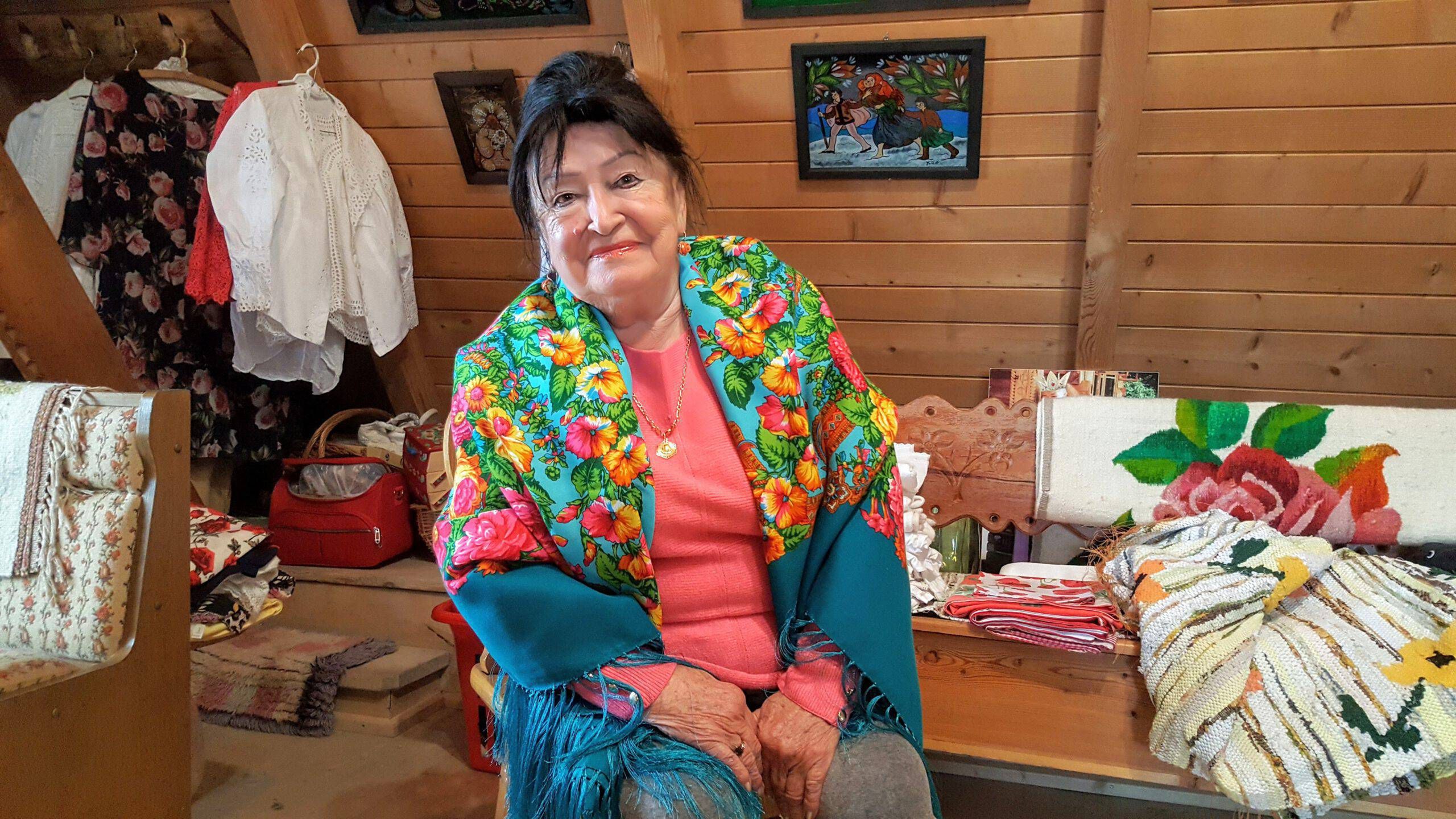 Zofia Karpiel-Bułecka - wnętrze karczmy