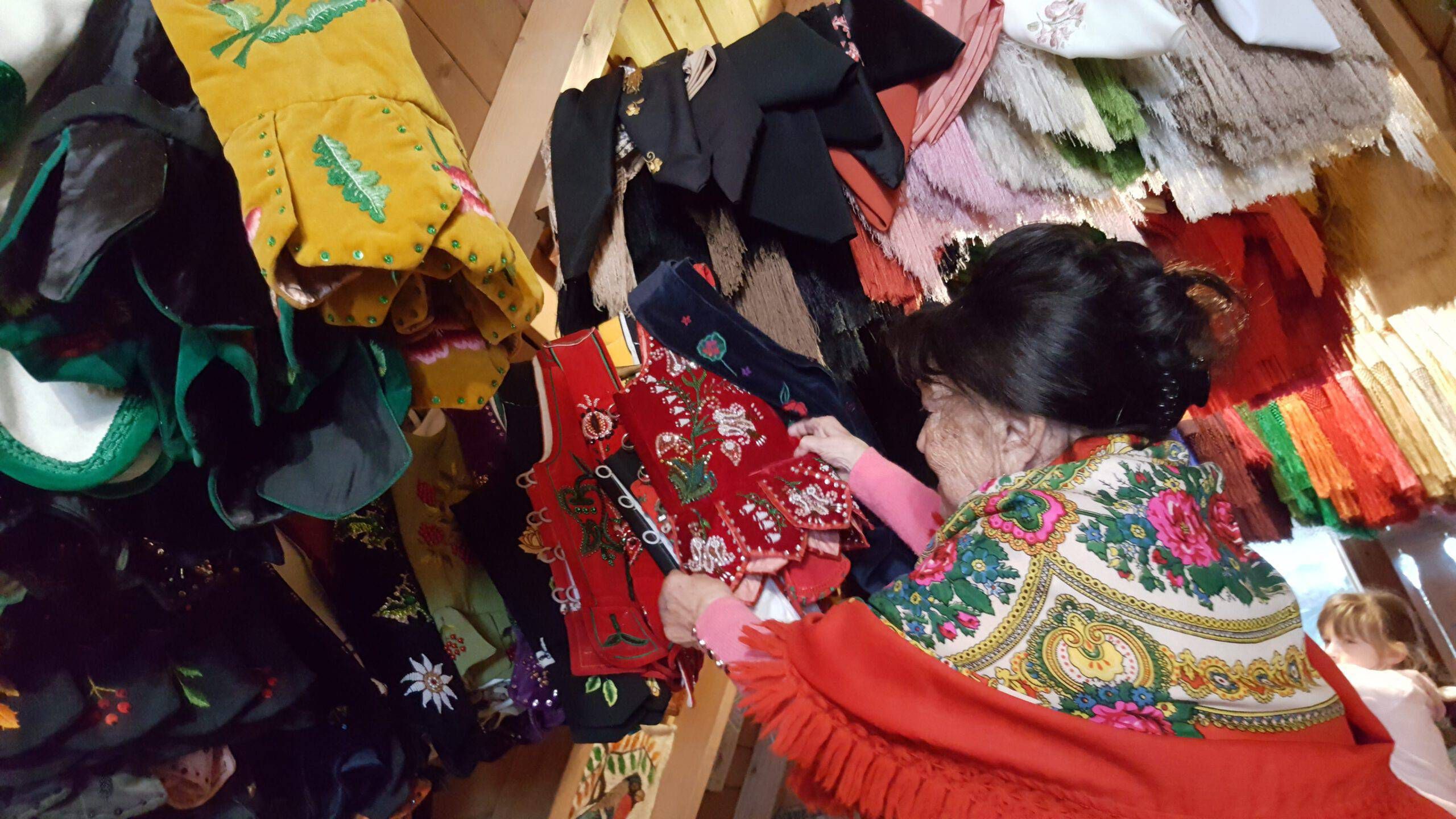 Zofia Karpiel-Bułecka - wnętrze karczmy