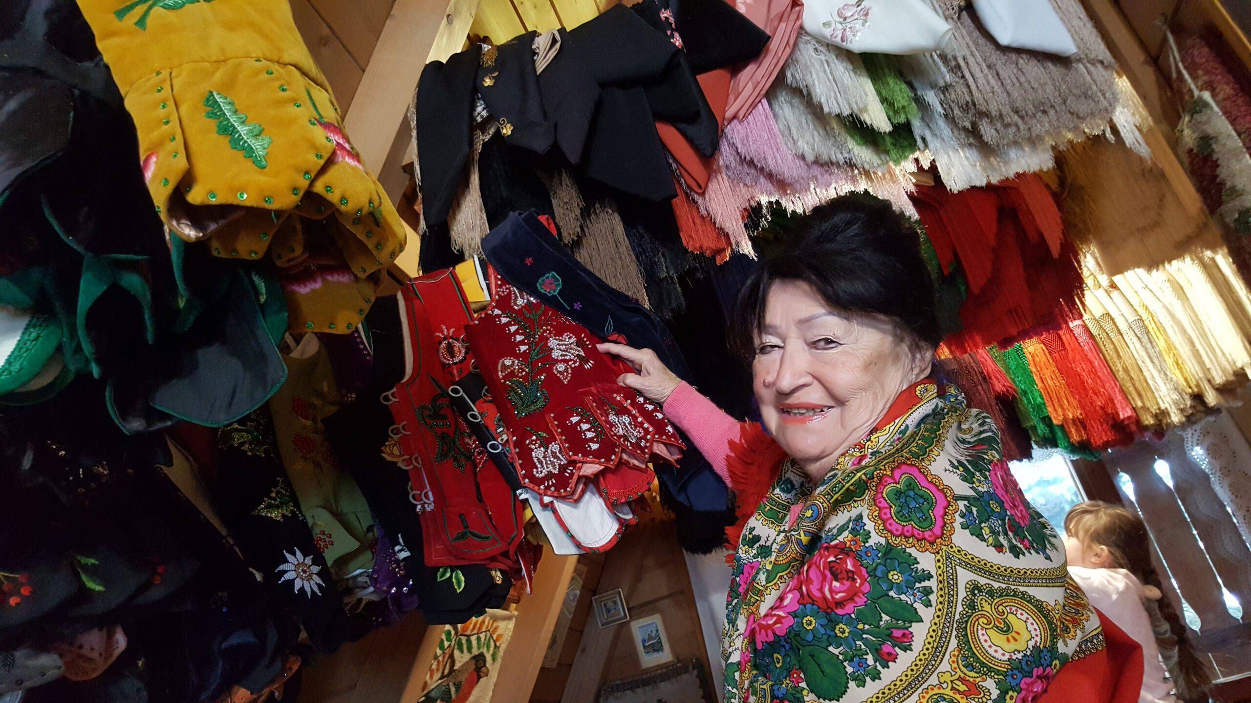 Zofia Karpiel-Bułecka - wnętrze karczmy