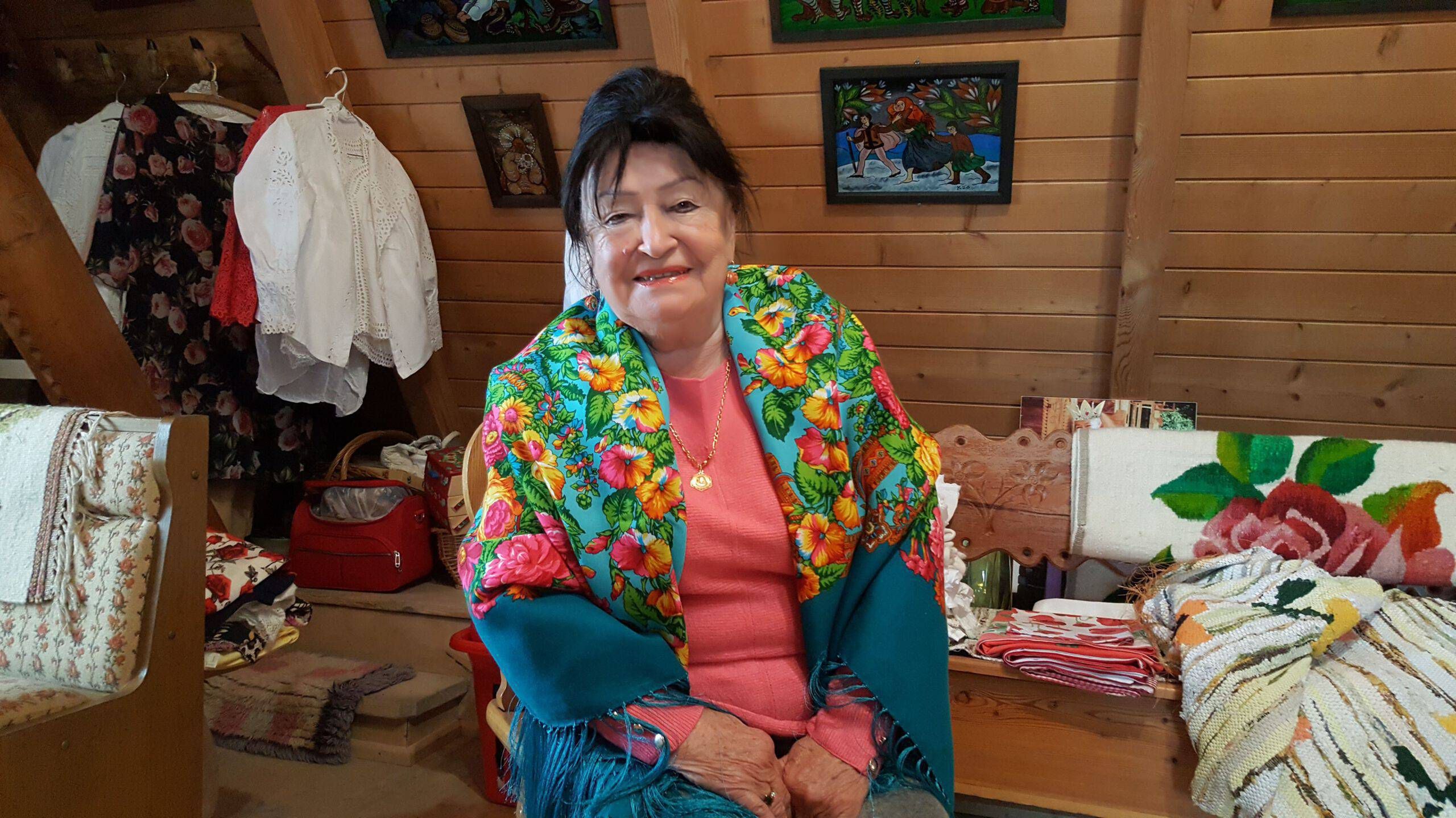 Zofia Karpiel-Bułecka - wnętrze karczmy