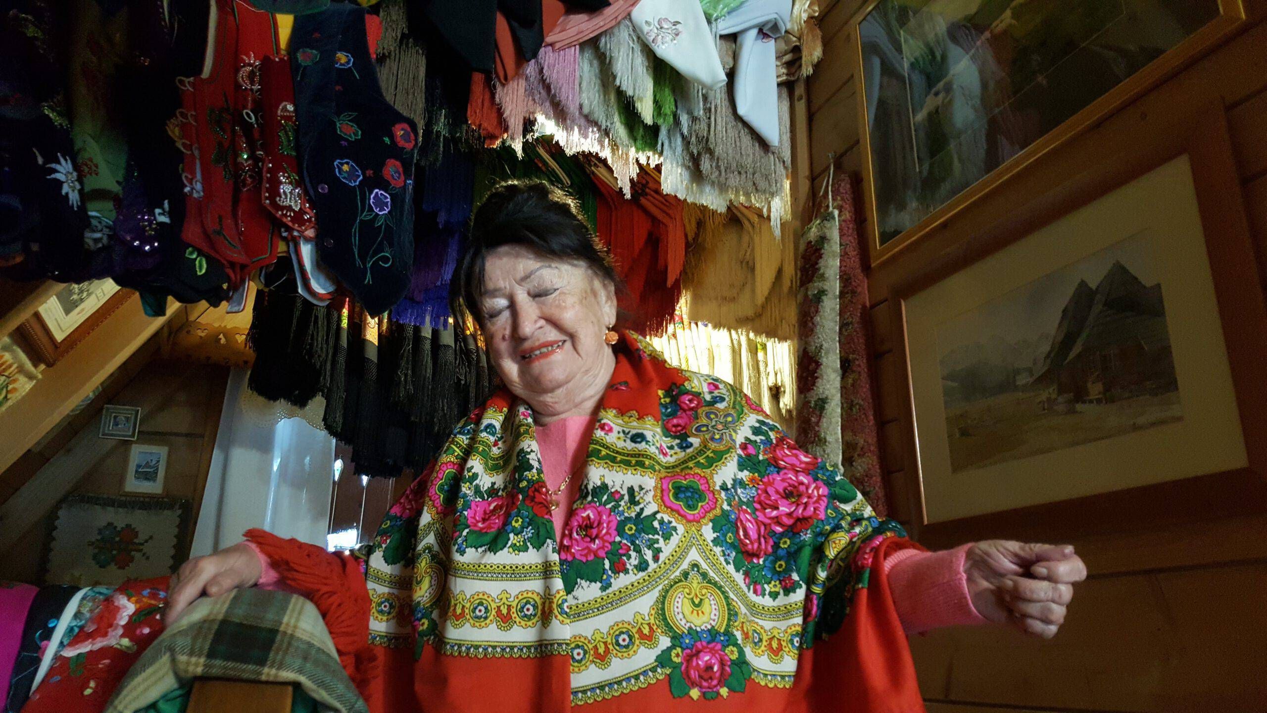 Zofia Karpiel-Bułecka - wnętrze karczmy