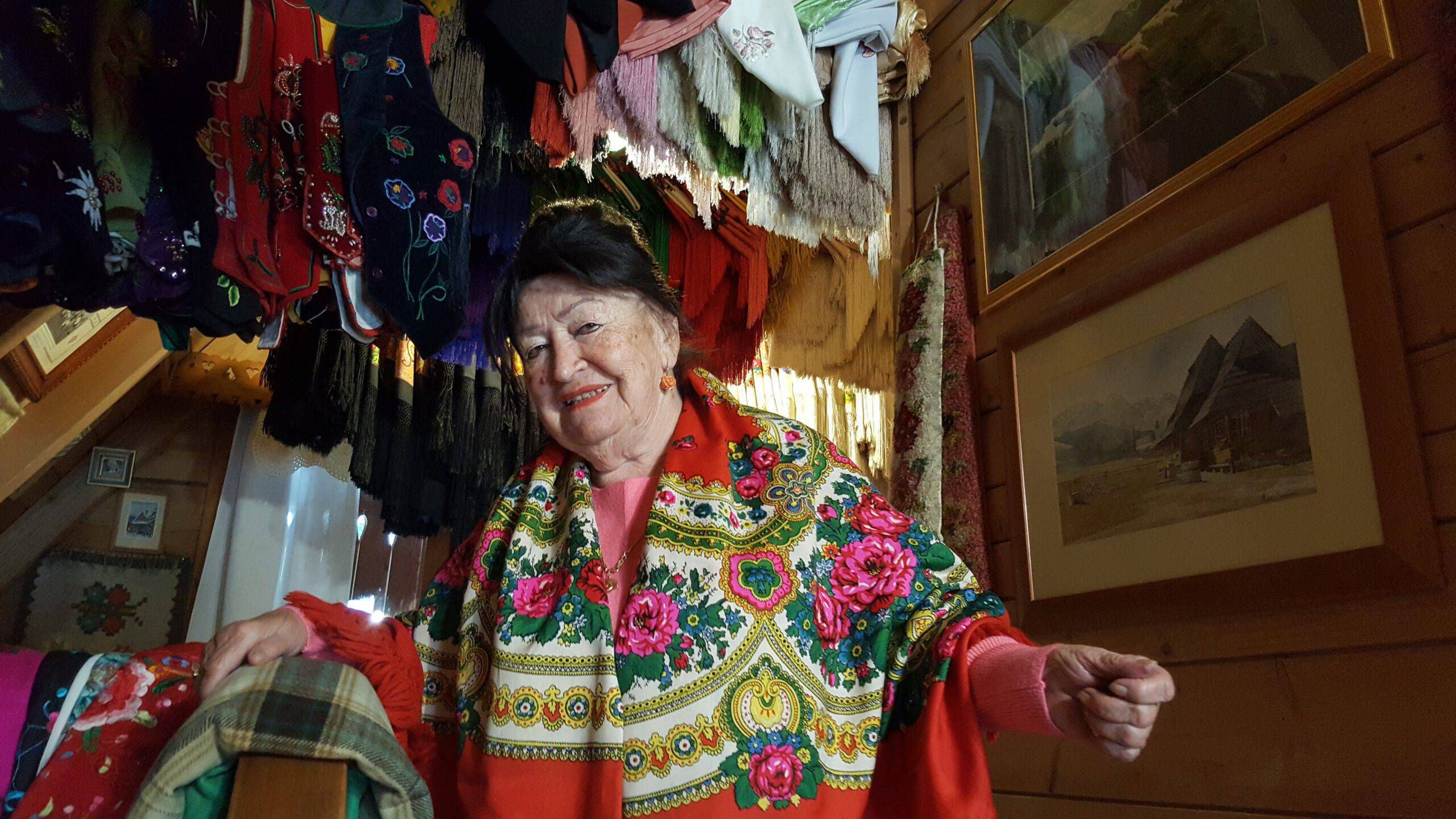 Zofia Karpiel-Bułecka - wnętrze karczmy