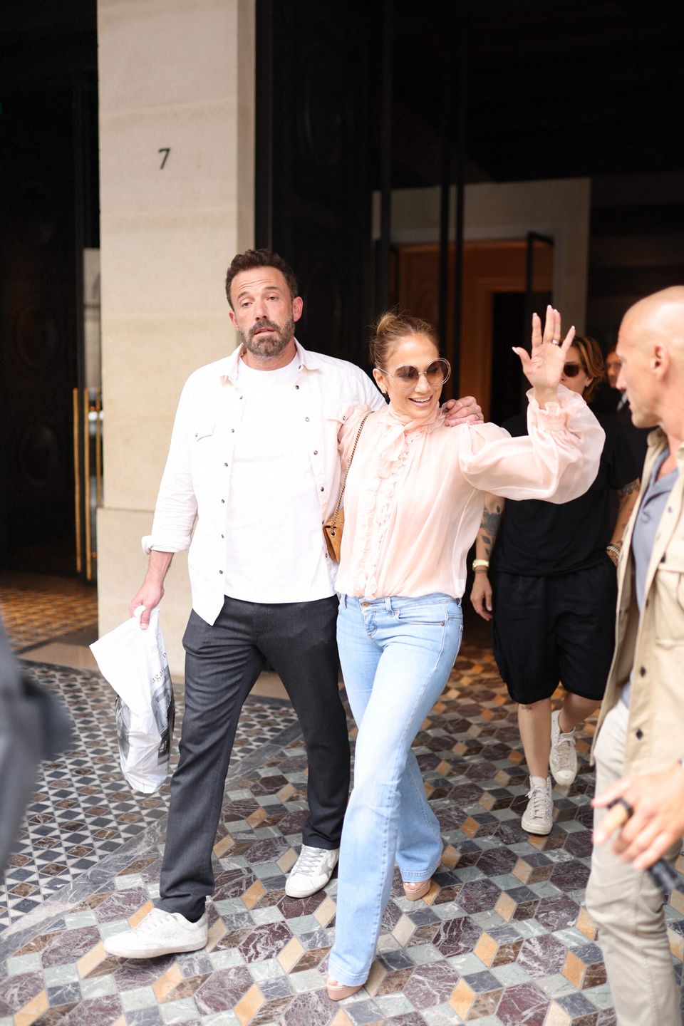 Jennifer Lopez i Ben Affleck w Paryżu z rodziną