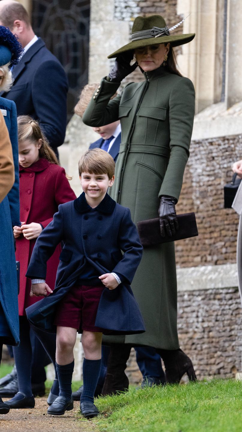 Royalsi na mszy świątecznej - debiut Louisa