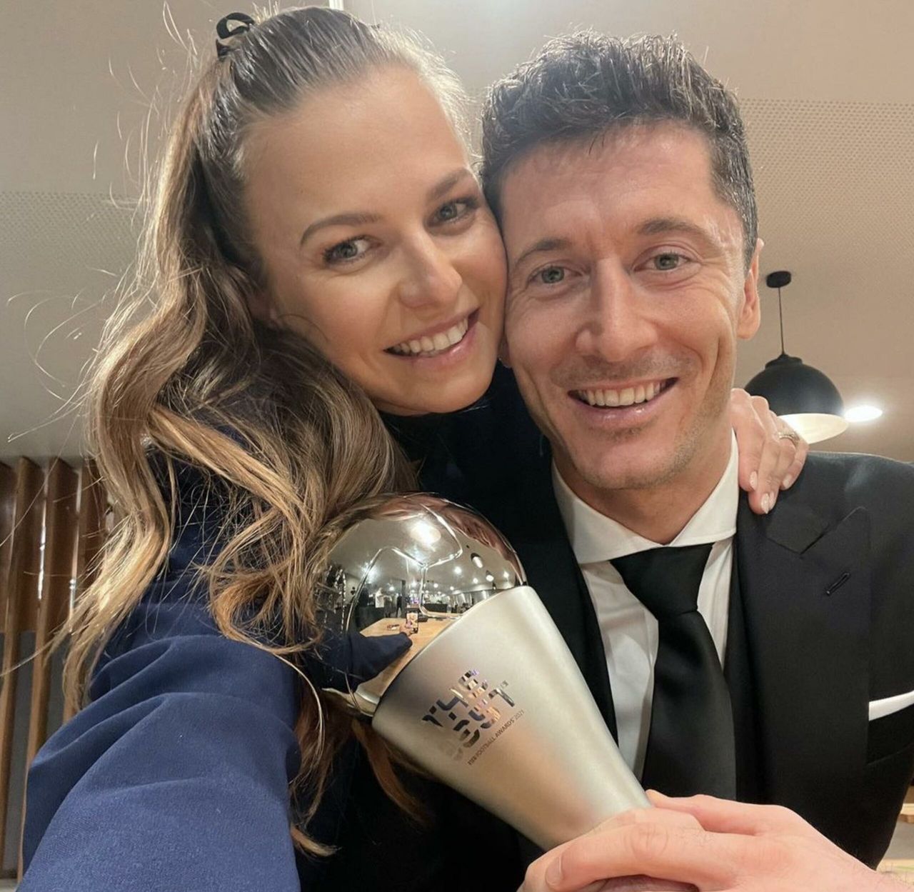 Robert Lewandowski najlepszym piłkarzem świata | fot. Instagram.com/annalewandowskahpba