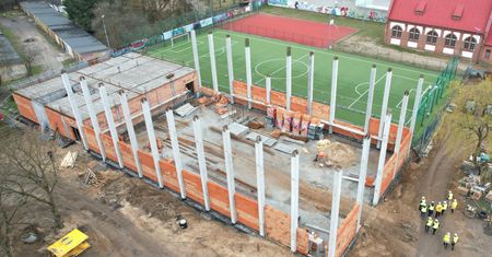 Trwa budowa hali sportowej przy SP 7 w Pile