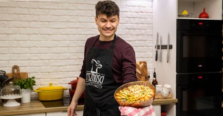 Jednogarnkowe chili z ziemniakami. Prosta zapiekanka z piekarnika