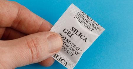 Absolutnie tego nie wyrzucaj! To bardzo cenny gadżet, który nie raz uratuje Cię z opresji