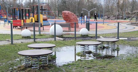 Woda zalewa Park Rataje. Kolejny bubel ?