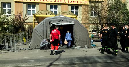 Kolejny dzień z bardzo wysokim wskaźnikiem zachorowań