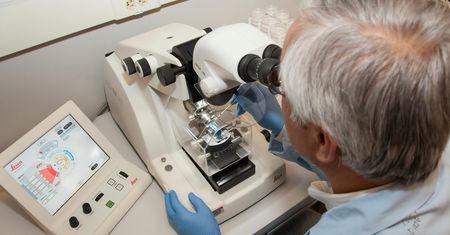 23andMe zwalnia 40% pracowników i walczy o przetrwanie po trudnym roku