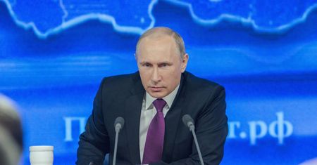 W. Putin: Musimy przejść z trybu szeroko zakrojonych szczepień na szczepienia masowe