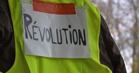 Francja: Protest żółtych kamizelek w 4. rocznicę ruchu w Paryżu