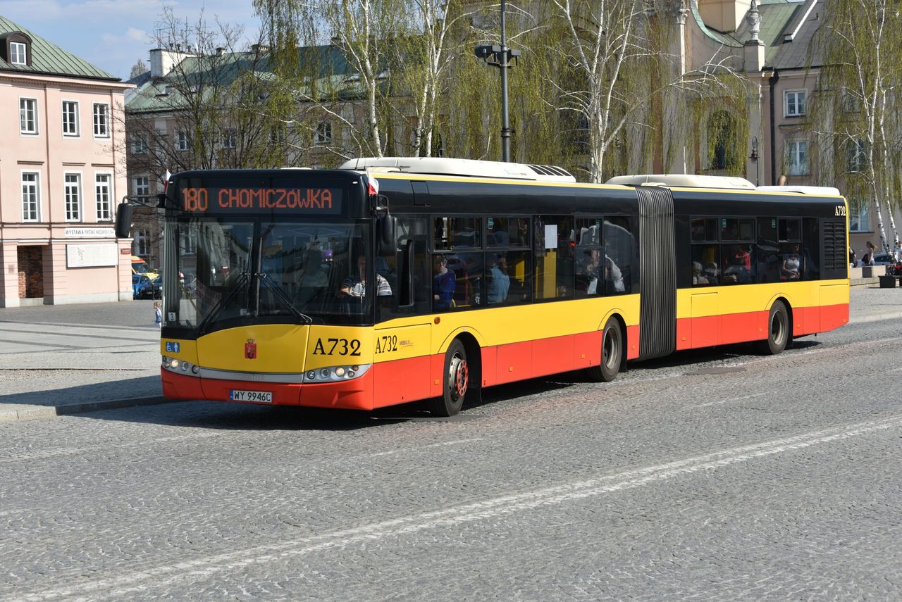 Zbliża się koniec ery tradycyjnych biletów komunikacji miejskiej. Pasażerowie wolą rozwiązania mobilne