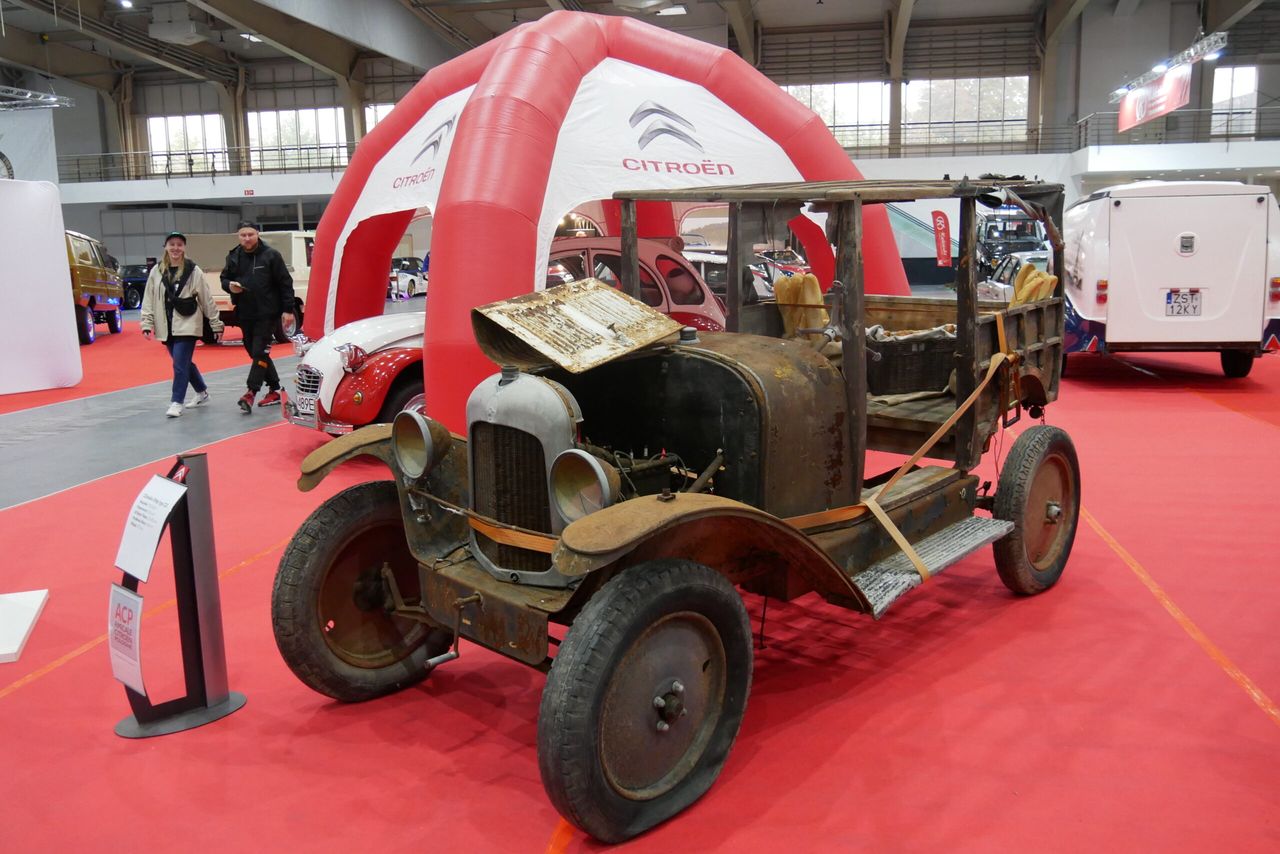 Świetny początek Retro Motor Show