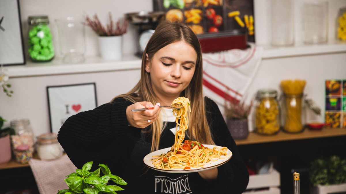 Makaron z sosem- Pyszności