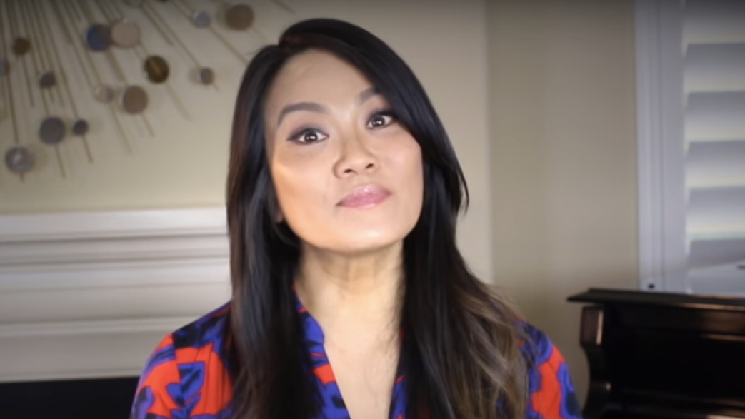 Dr Sandra Lee