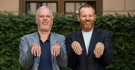 John Cleese wraca do BBC po 38 latach