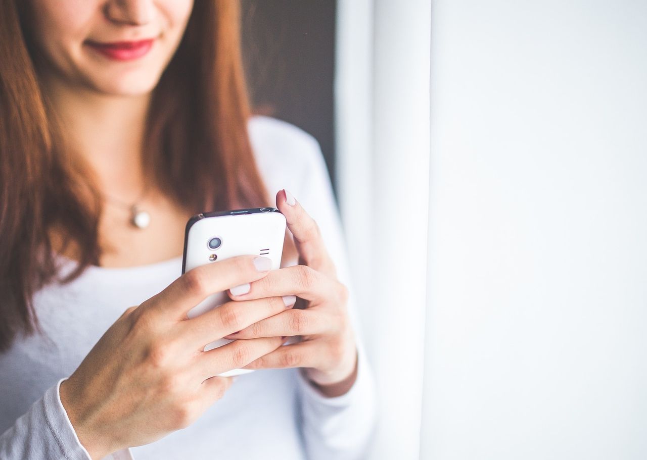 Czy przeglądacie telefony swoich partnerów?