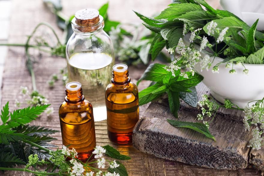 Kosmetyki ajurwedyjskie oparte są na naturalnych olejkach i ekstraktach z roślin