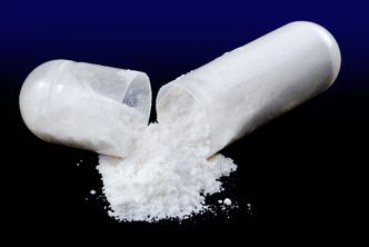 GIF. Popularny probiotyk Lakcid Forte wycofany ze sprzedaży. Chodzi o wadę jakościową