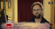 Artur (lat 31) jest mistrzem w karmieniu wirtualnych świń. Nikt go nie rozumie