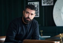 Tom Cullen nową gwiazdą HBO. Równie dobrze gra walecznego rycerza, co zakochanego geja