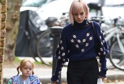 Lily Allen wraz z córką na spacerze. Podobna do mamy?