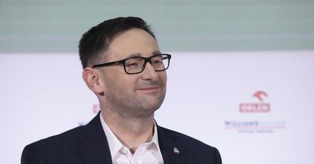 Orlen podniesie pensje i wypłaci dodatkowe premie. Jest porozumienie ze związkami zawodowymi