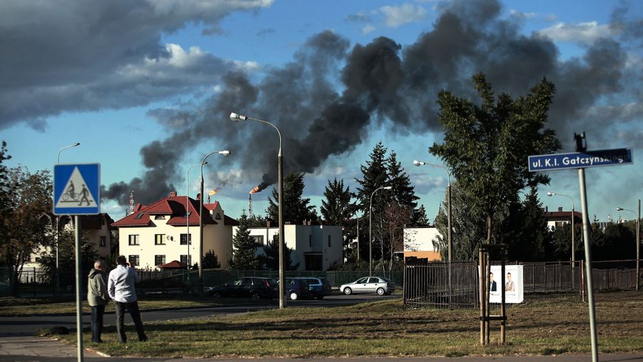 Po awarii nad Płockiem pojawił się ciemny dym