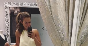 Lewandowskie na ślubie golfistki. Żona i siostra piłkarza wyglądały pięknie